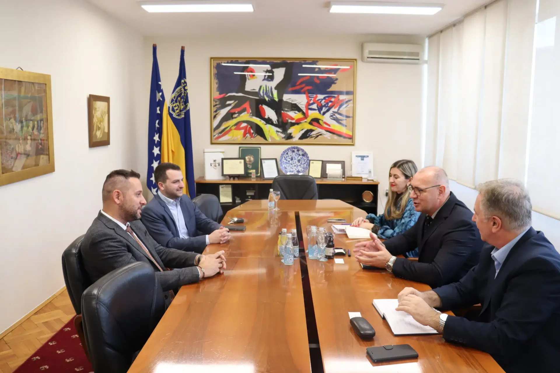 Gradonačelnik Lugavić razgovarao sa direktorom IDDEEA BiH o implementaciji e-usluga i elektronskoj razmjeni podataka