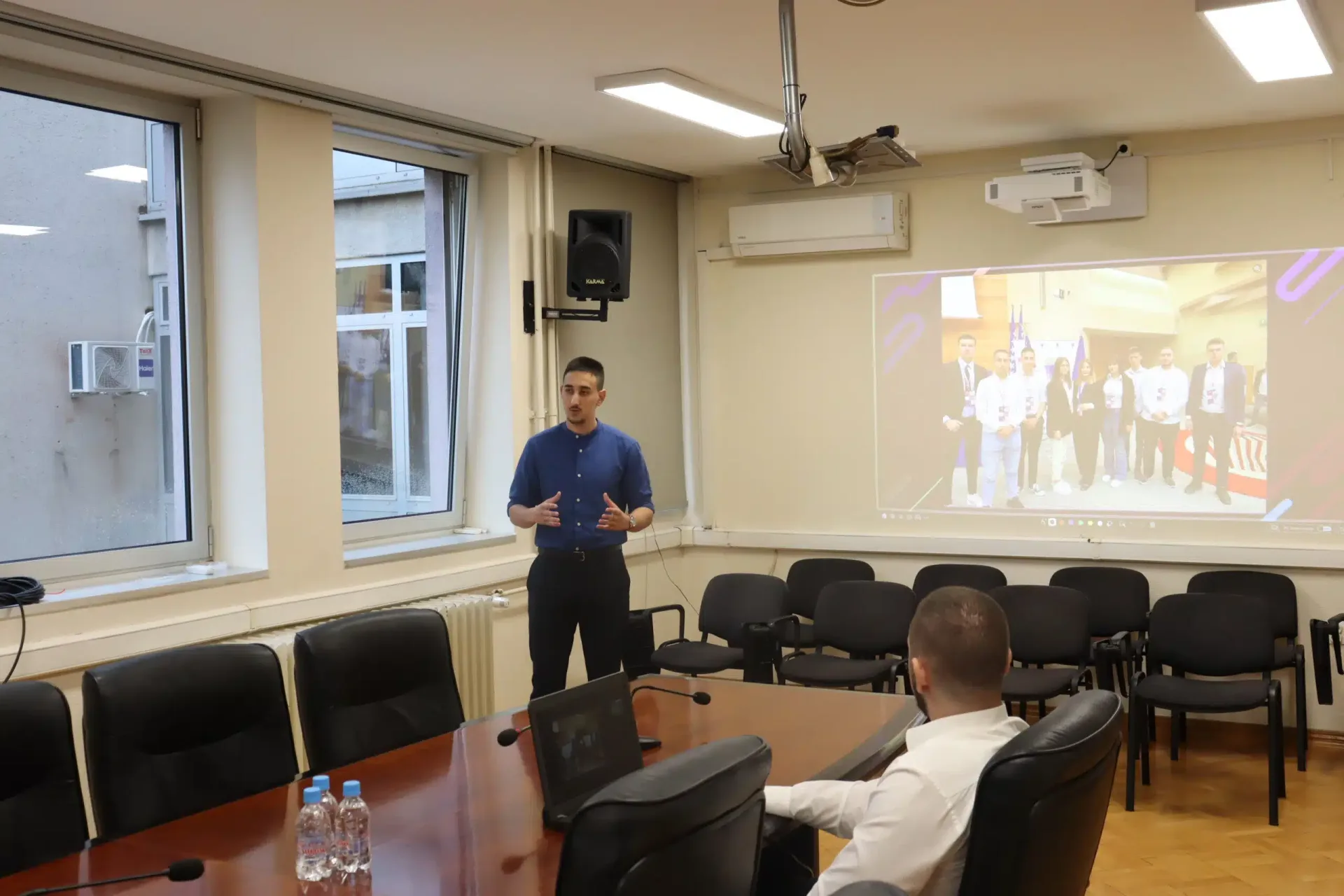 Gradonačelniku Lugaviću učenici Elektrotehničke škole predstavili Projekt građanin/Ja građanin (FOTO)