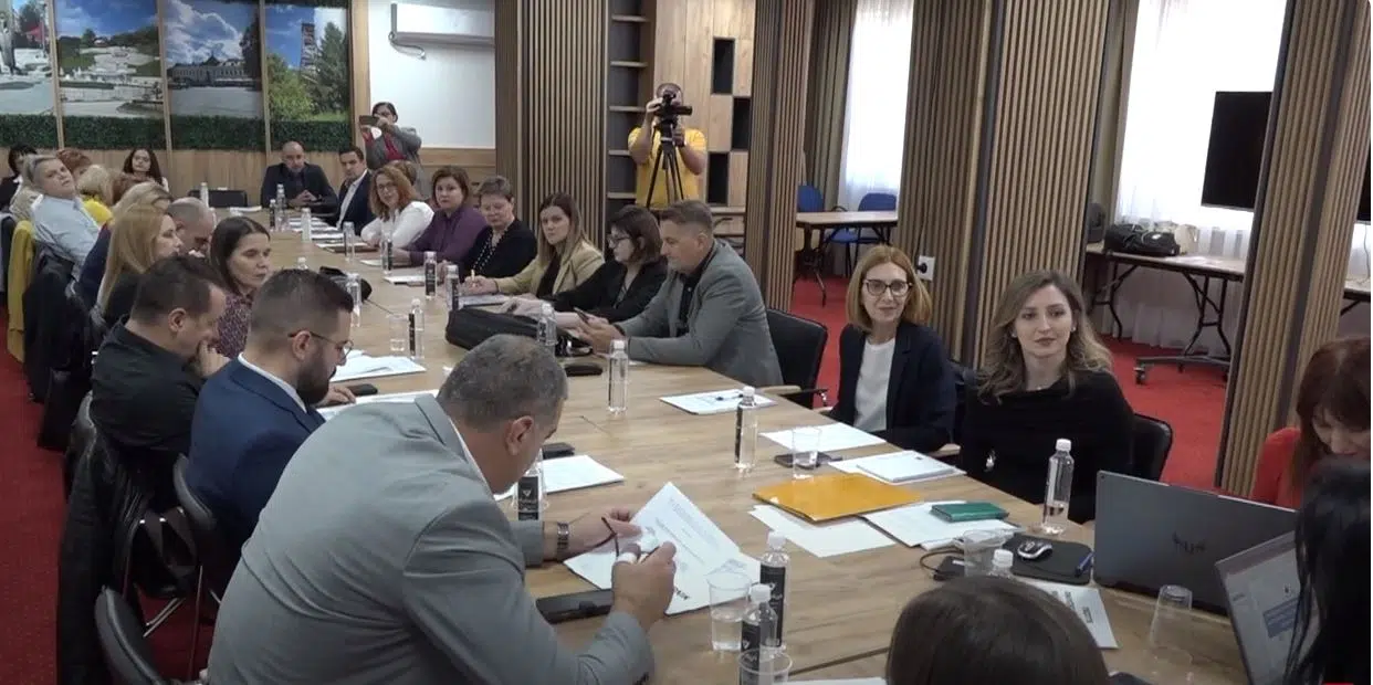 (Video) Sastanak rukovodioca kantonalnih organa uprave i upravnih organizacija sa predstavnicima Agencije za državnu službu FBiH