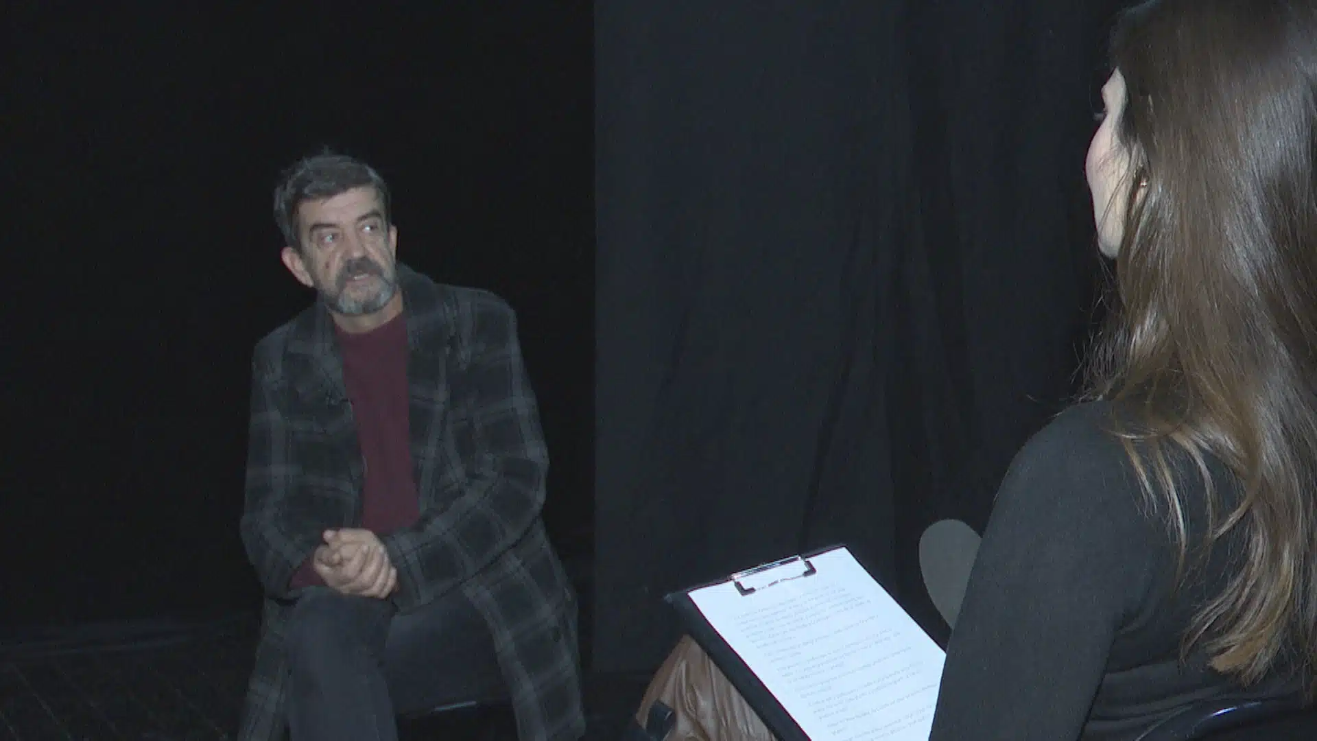 (VIDEO) Na kafi sa Enverom Hasićem, tuzlanskim glumcem i rediteljem
