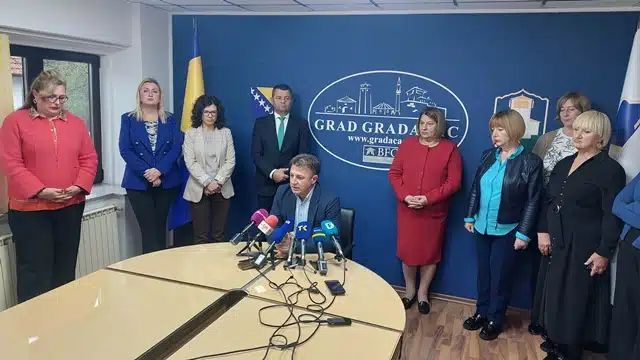U Gradačcu održan sastanak nevladinih organizacija u BiH koje vode „Sigurne kuće“