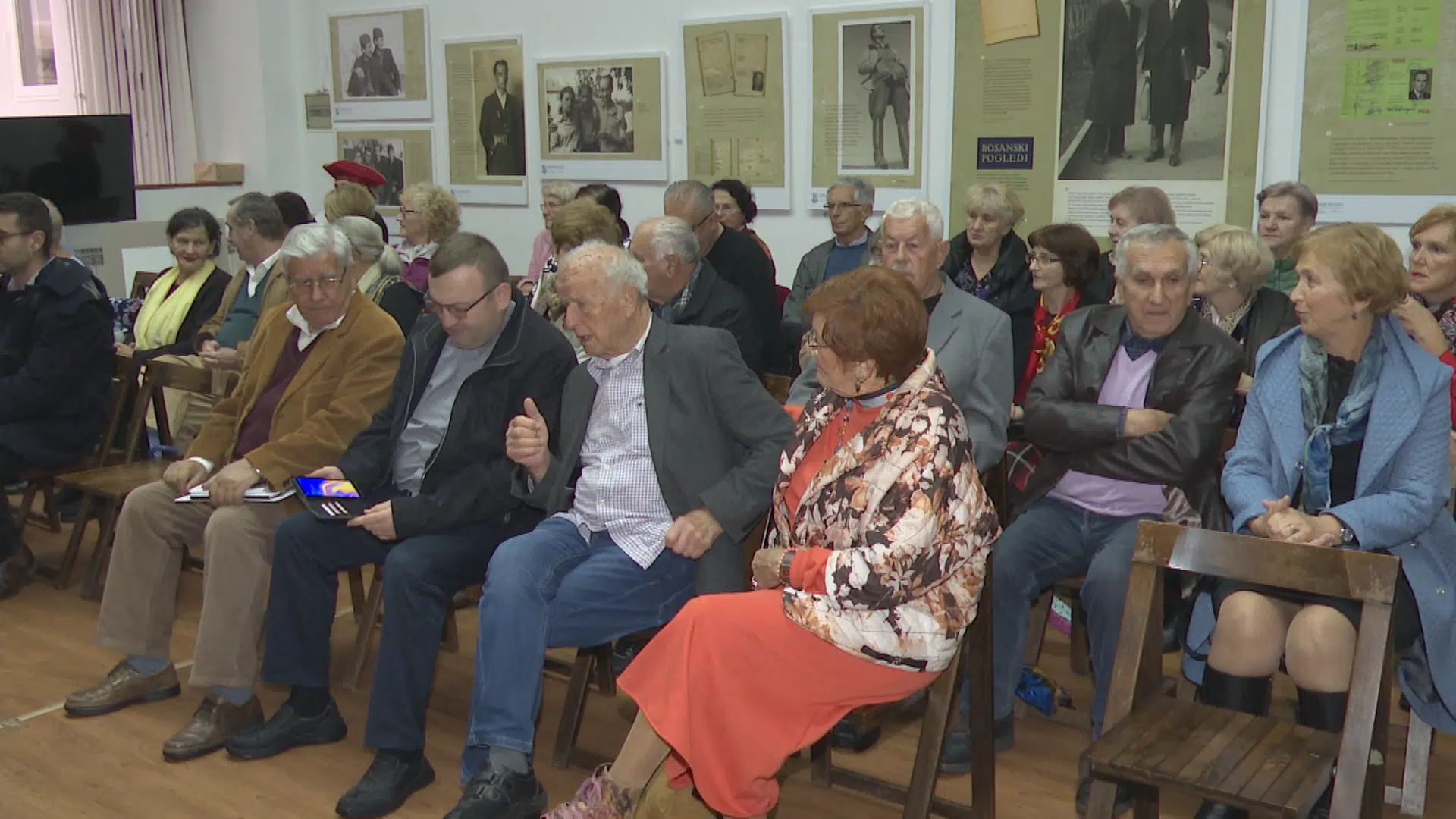 (Video) Dani Matice Hrvatske: Prijatelji iz Čitluka upriličili večer poezije i izložbu