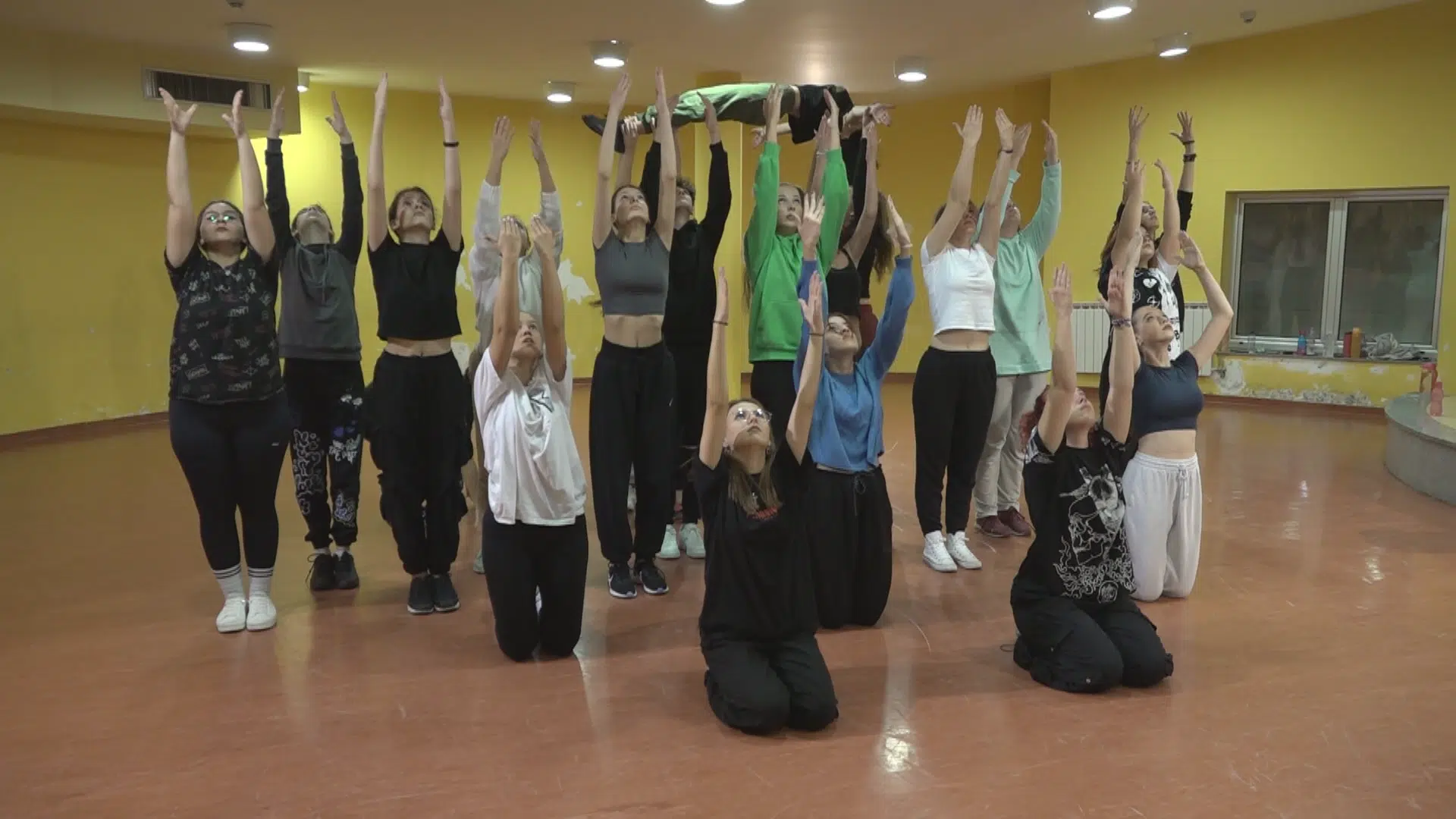 (Video) Članovi Plesnog kluba “Sandoval” ove subote učestvuju na prestižnom takmičenju u Makedoniji