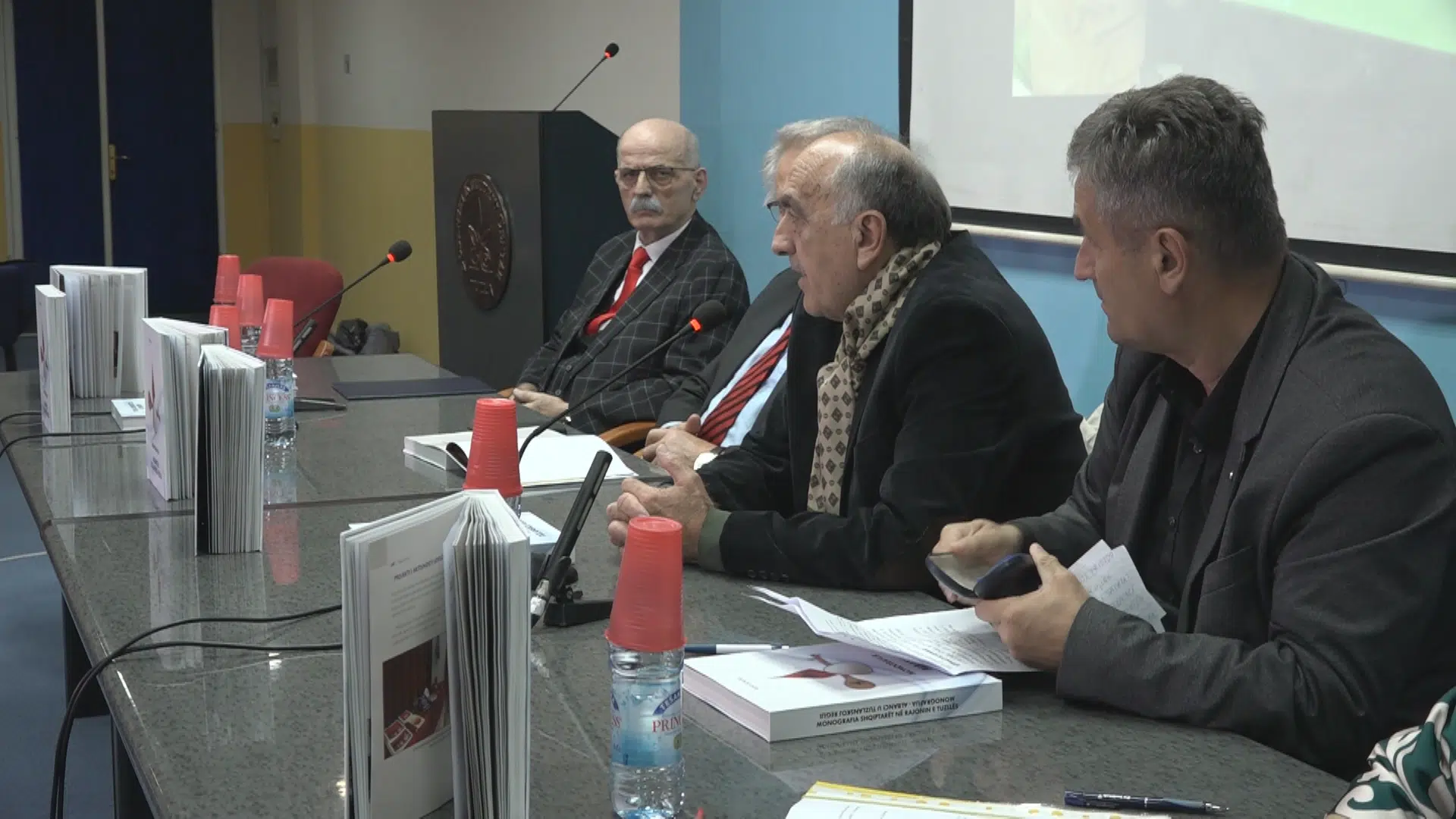 (Video) U Tuzli promovisana Monografija  „Albanci u Tuzlanskoj regiji“