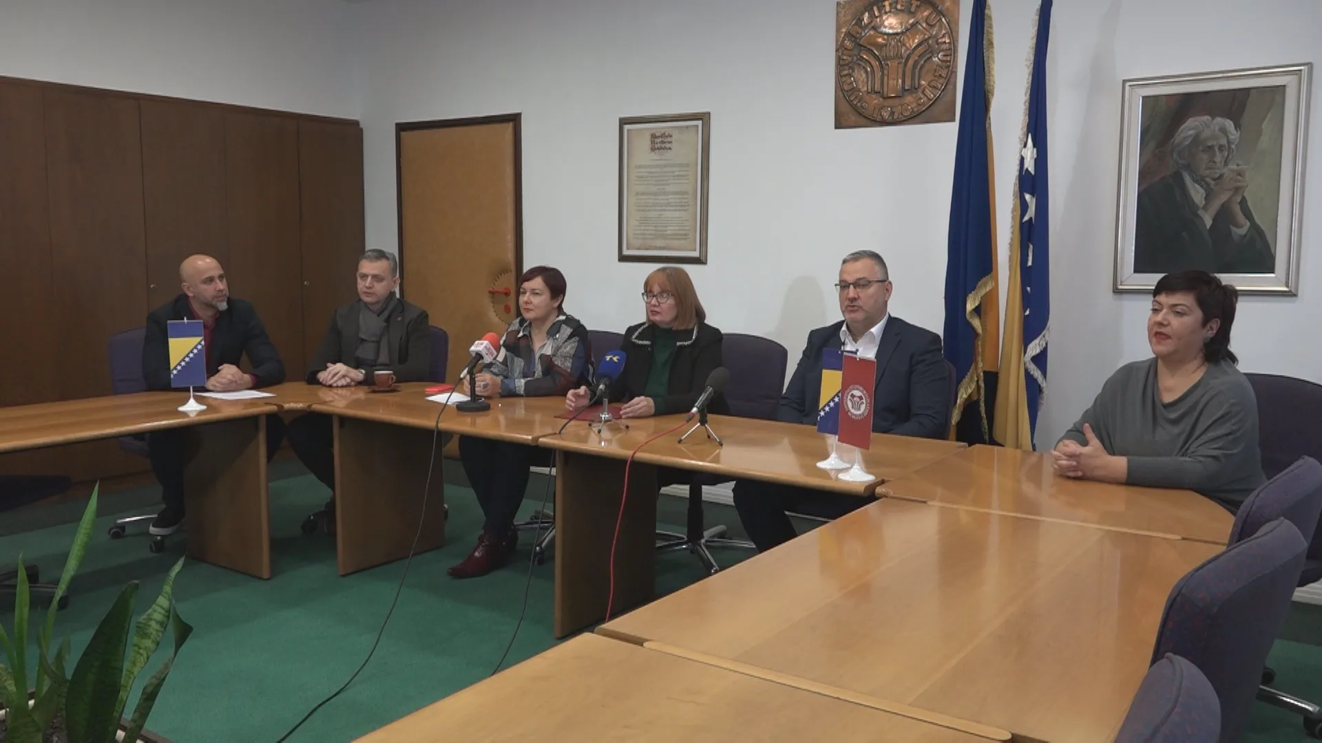 (Video) Univerzitet u Tuzli prigodnim programom obilježava Dan državnosti