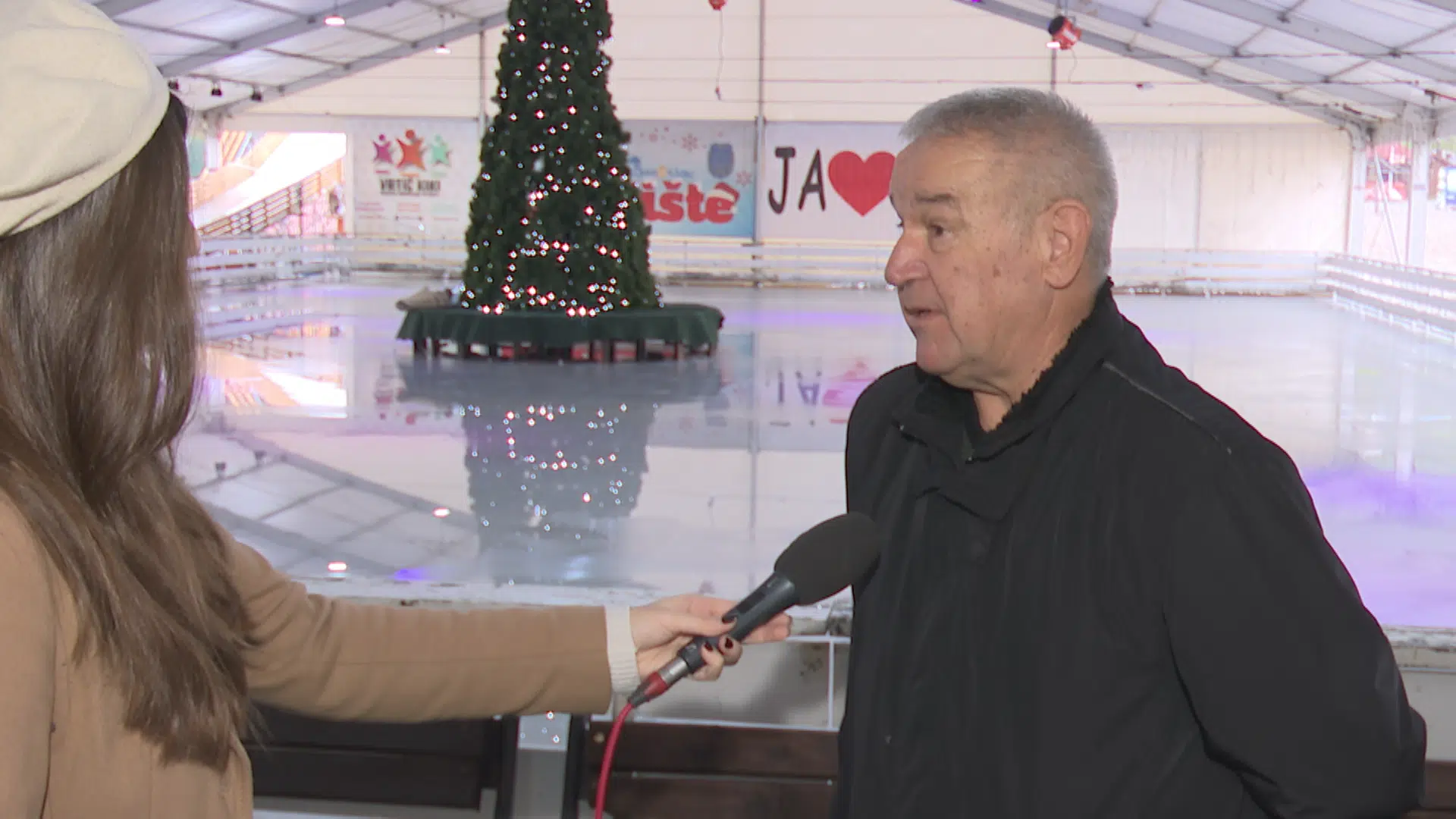 (Video) Danas se očekuju prvi klizači na tuzlanskom klizalištu, svečano otvaranje u subotu