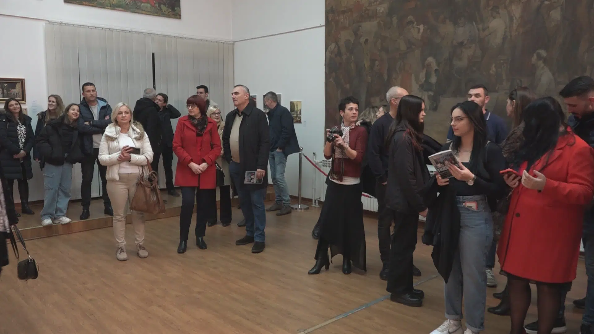 (Video) Otvorena izložba slika “Tuzlanske vizure” autora Samira Sufija