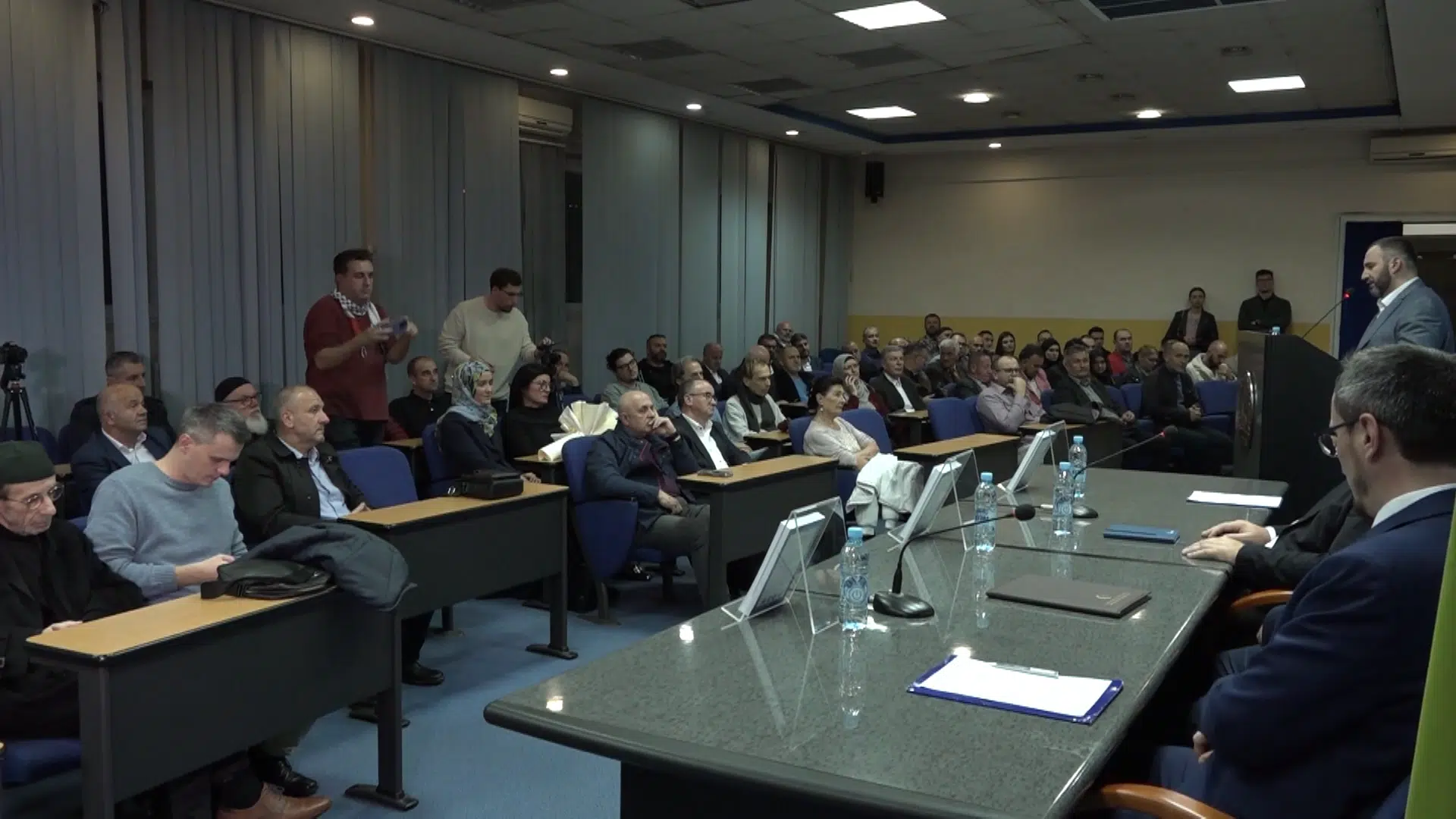 (Video) U Tuzli promovisana knjiga “Savremena politika na Bliskom istoku”