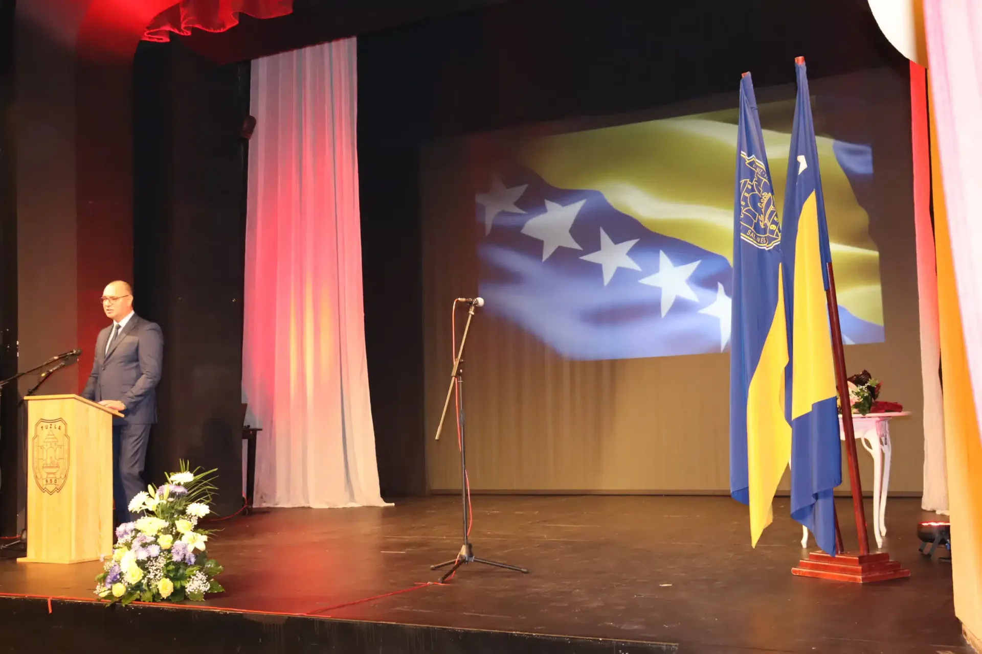 Tuzla proslavila 80 godina obnove državnosti (FOTO)