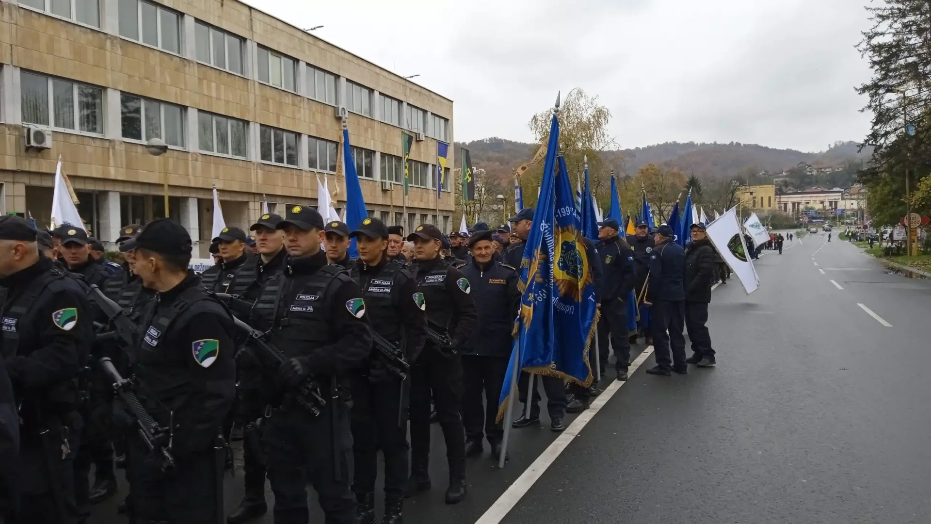 Udruženje policije „Manevarac“ Tuzla nizom aktivnosti obilježilo Dan državnosti