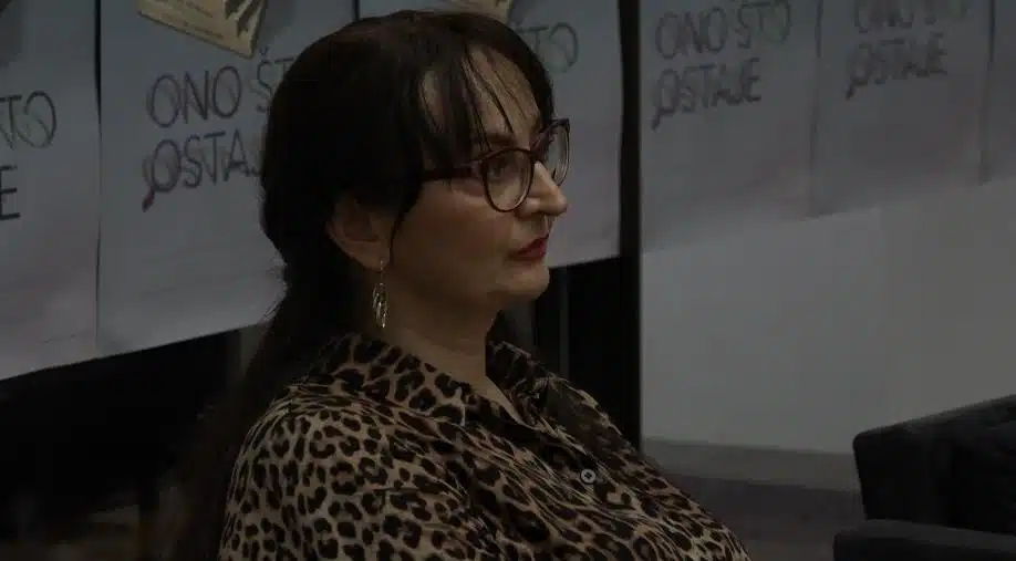 (VIDEO) “Ono što ostaje”: U Tuzli promovisana knjiga o životu žena Srebrenice i Podrinja
