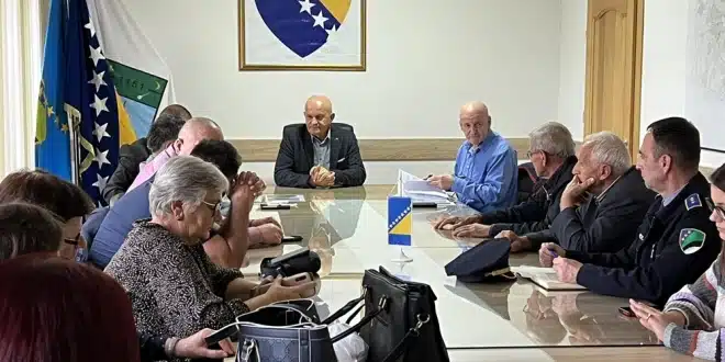 Načelnik opštine Kalesija održao sastanak sa zaštitnicima prirode, traže se kazne za osobe koje uništavaju društvenu imovinu –