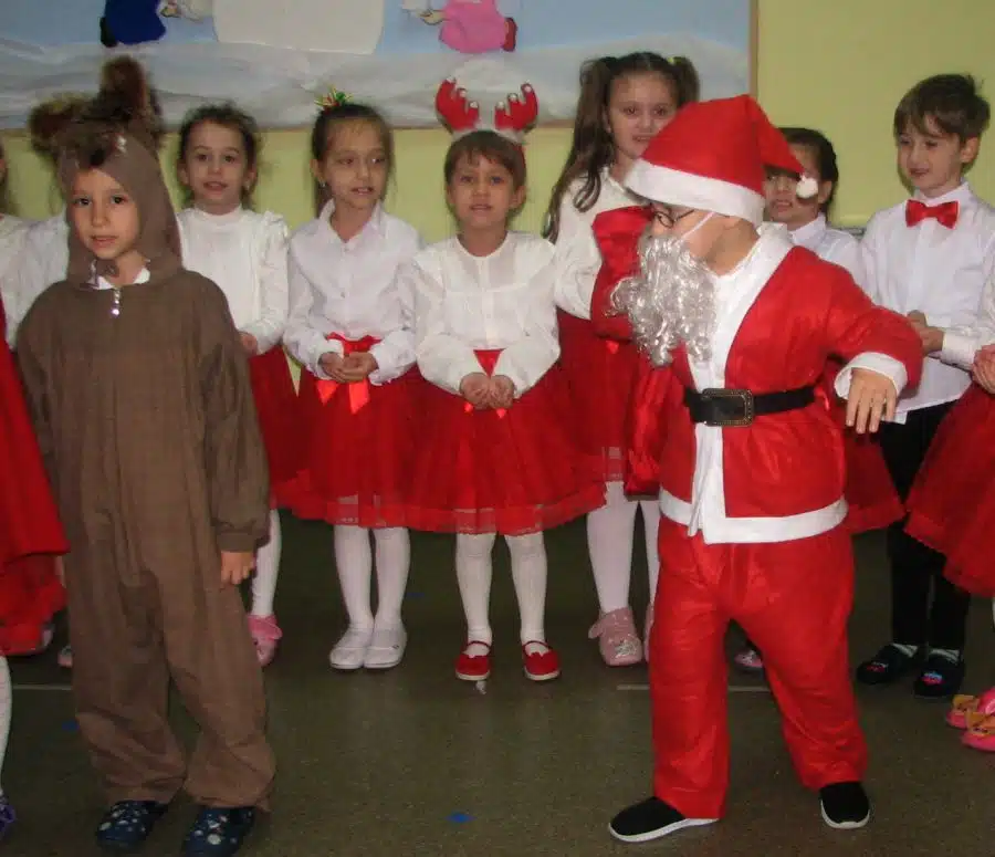 JU Dječije obdanište:Djed Mraz uljepšao dan mališanima