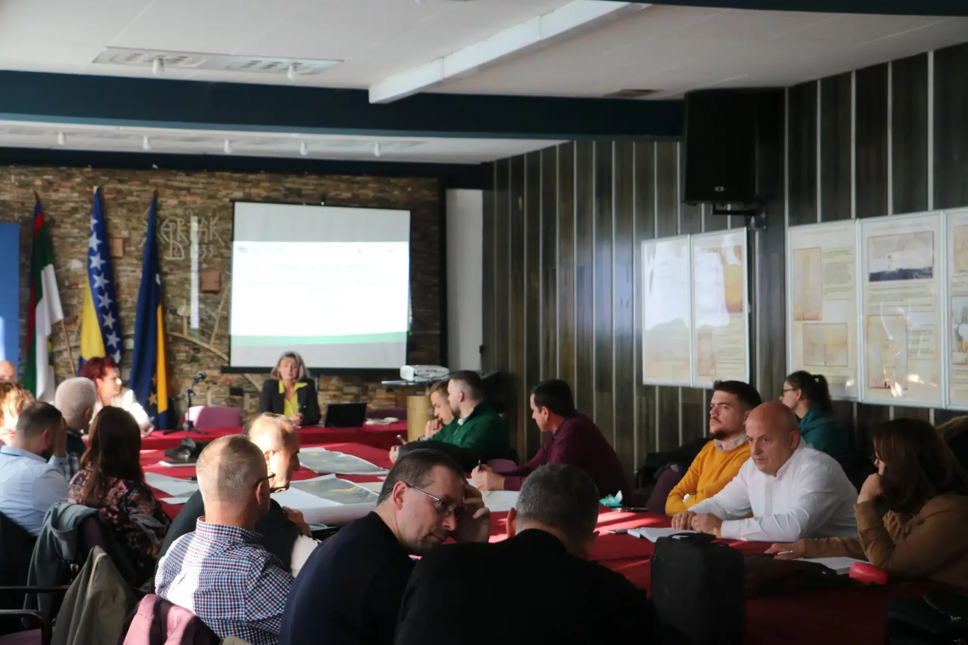 U Srebreniku održana javna rasprava i prezentacija Studije uticaja na okoliš planiranog autoputa Tuzla – Brčko,