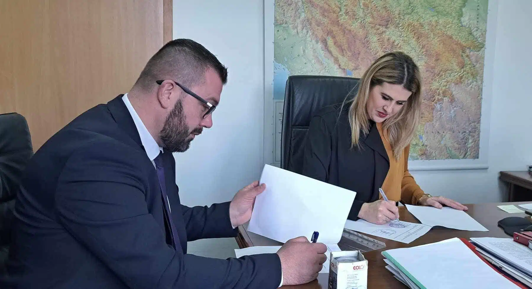 Potpisan ugovor za sredstva namijenjena modernizaciji javne rasprave u Srebreniku