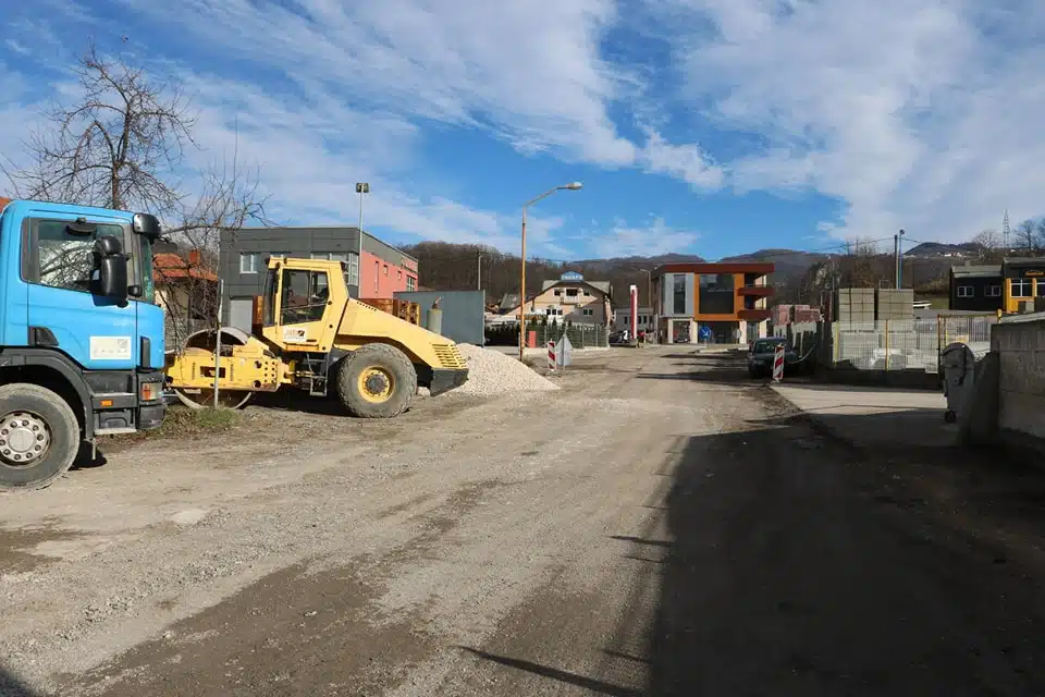 Rekonstrukcija i modernizacija pristupne saobraćajnice u poslovnoj zoni “Srebrenik 2