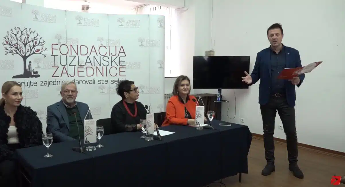 (Video) Dobrovoljni Fond Mensur i Jasmina Alić: Potpisnai ugovori o realizaciji 10 projekata