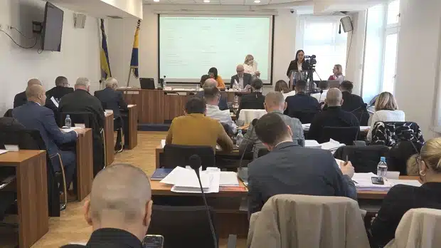 (VIDEO) Gradsko vijeće Tuzla jednoglasno usvojilo Budžet od 82 miliona maraka