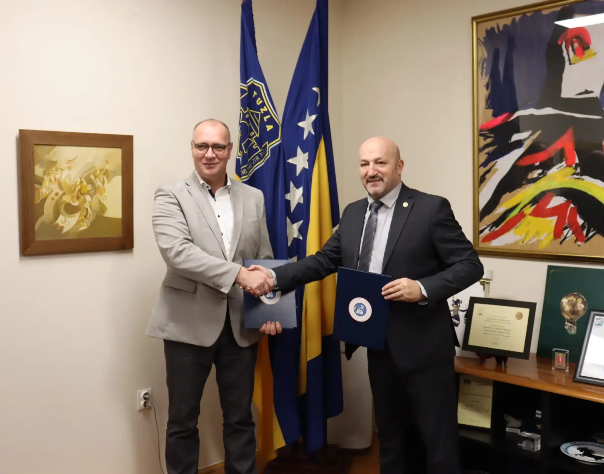 Potpisan Ugovor o pristupanju Kolektivnom ugovoru za službenike organa uprave i sudske vlasti u FBiH