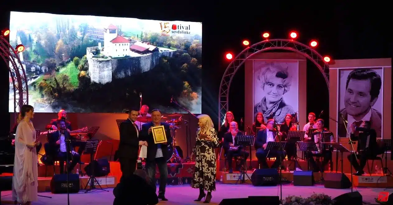 (VIDEO) Revijalnom večeri završen 15.Festival sevdalinke ”Sevdalinko u srcu te nosim”