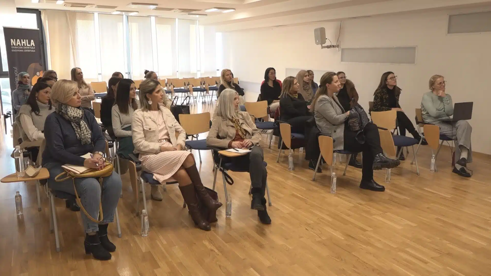 EC “Nahla“: Održana panel diskusija “Usvajanje vještina kroz neformalno obrazovanje za ravnopravno i kvalitetno pozicioniranje na tržištu rada (Video)