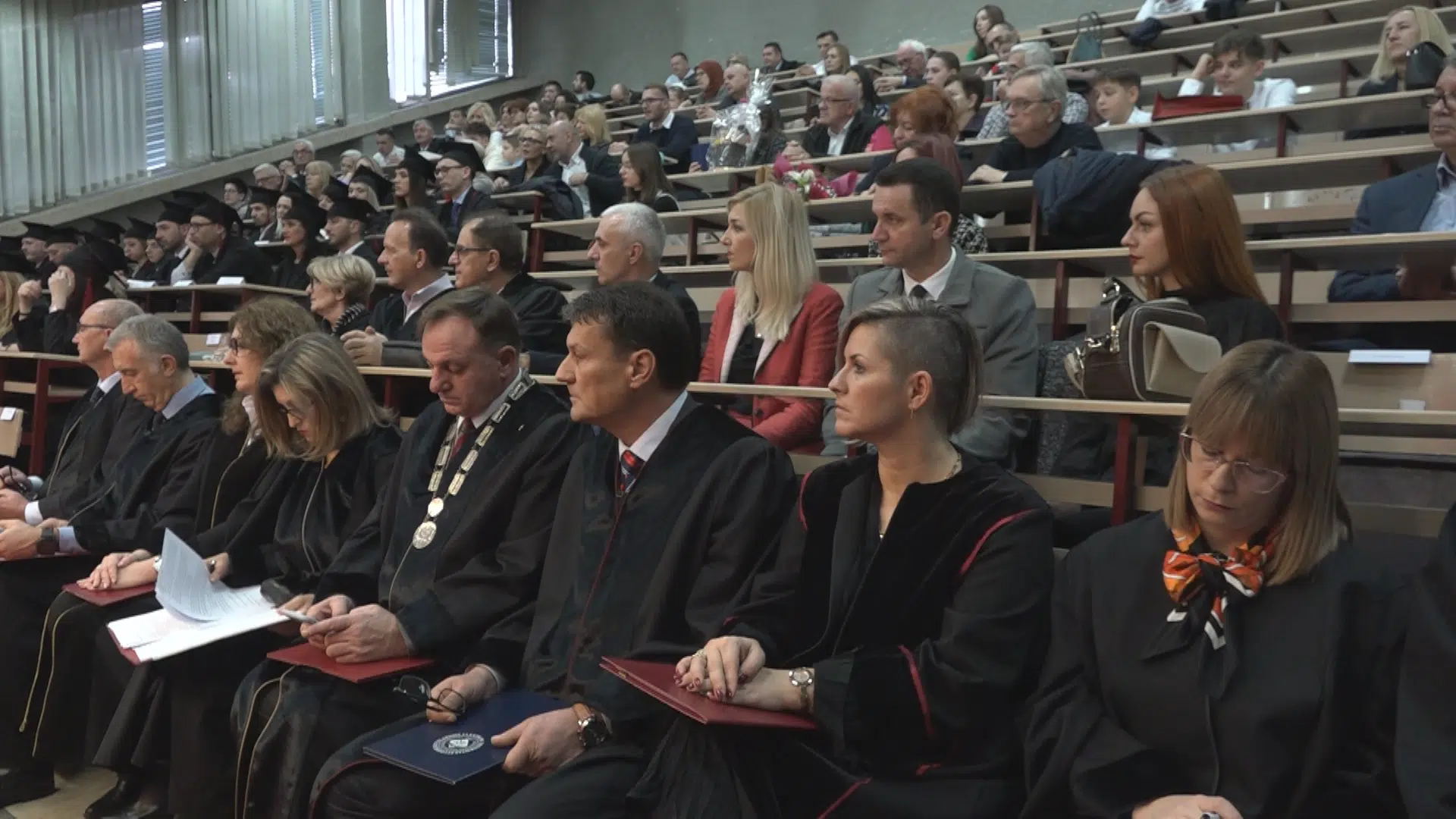 (Video) Promovisano 27 doktora nauka Univerziteta u Tuzli