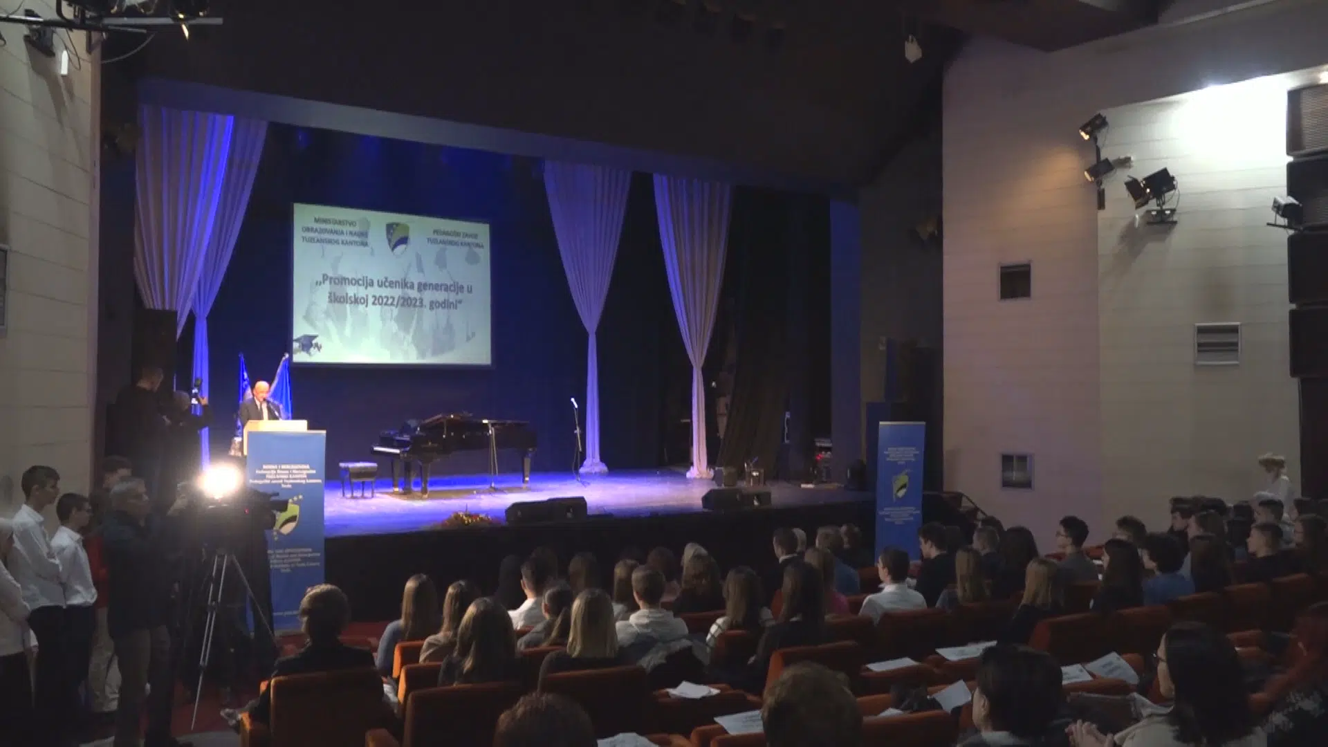 (Video) Promovisano 120 učenika generacije osnovnih i srednjih škola TK