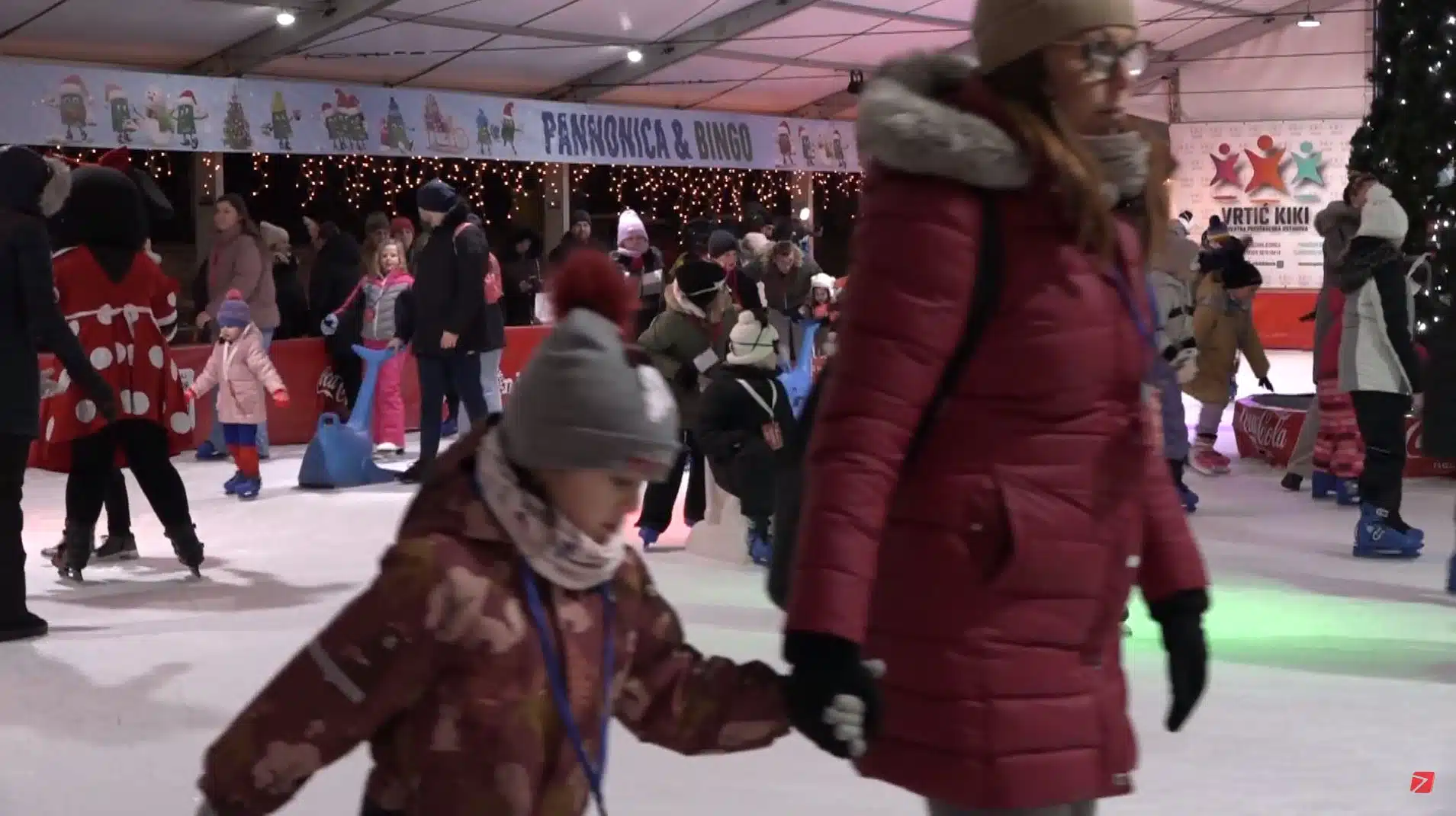 (Video) Klizibal 2024. privukao veliki broj maskiranih klizača različitih generacija