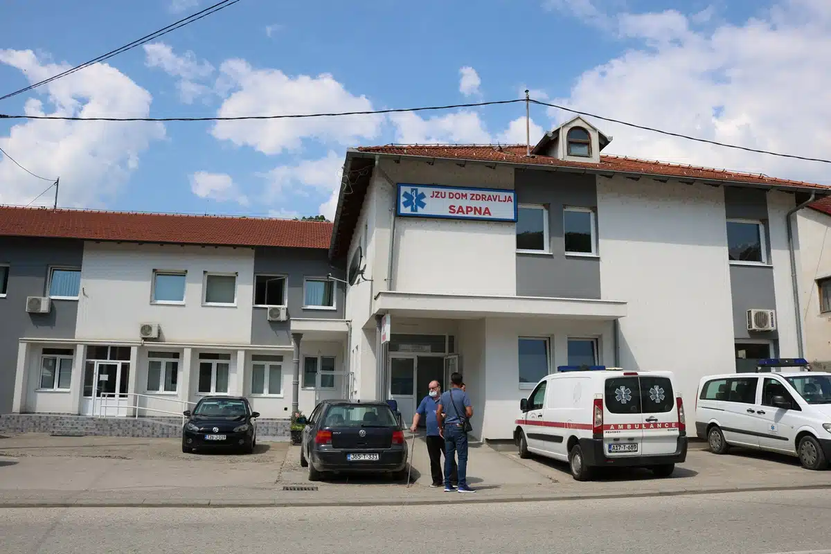 Poziv roditeljima da se jave radi provjere vakcinalnog statusa djece i eventualne vakcinacije