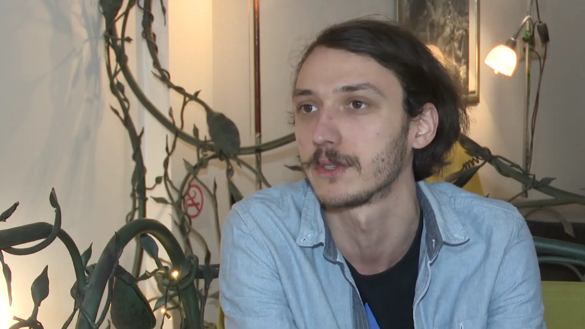 (Video) Na kafi sa Denil Babović