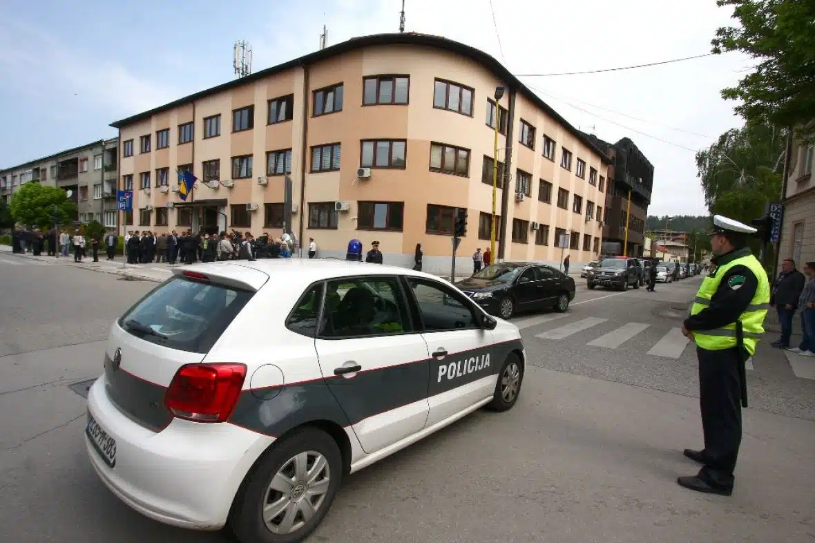 Vlada TK prihvatila sporazum o povećanju plaće zaposlenim u MUP-u