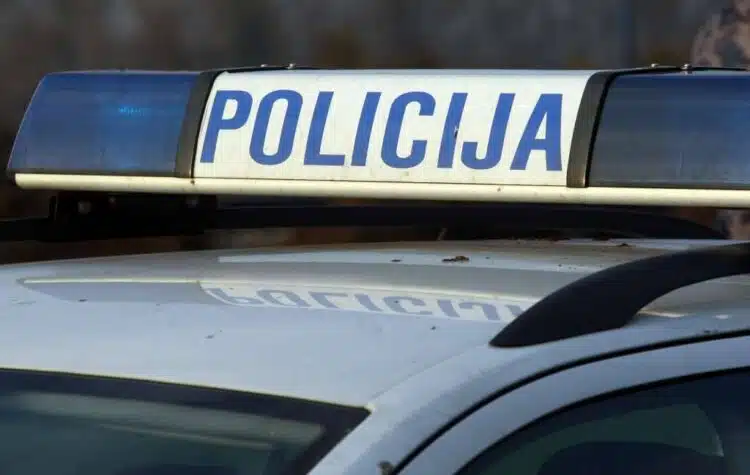 U TK 15 saobraćajnih nesreća, sedam povrijeđenih osoba, jedna teško