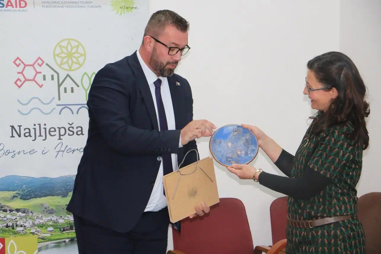 Potpisan ugovor: Gornji Srebrenik dio USAID-ovog projekta “Najljepša sela u Bosni i Hercegovini”