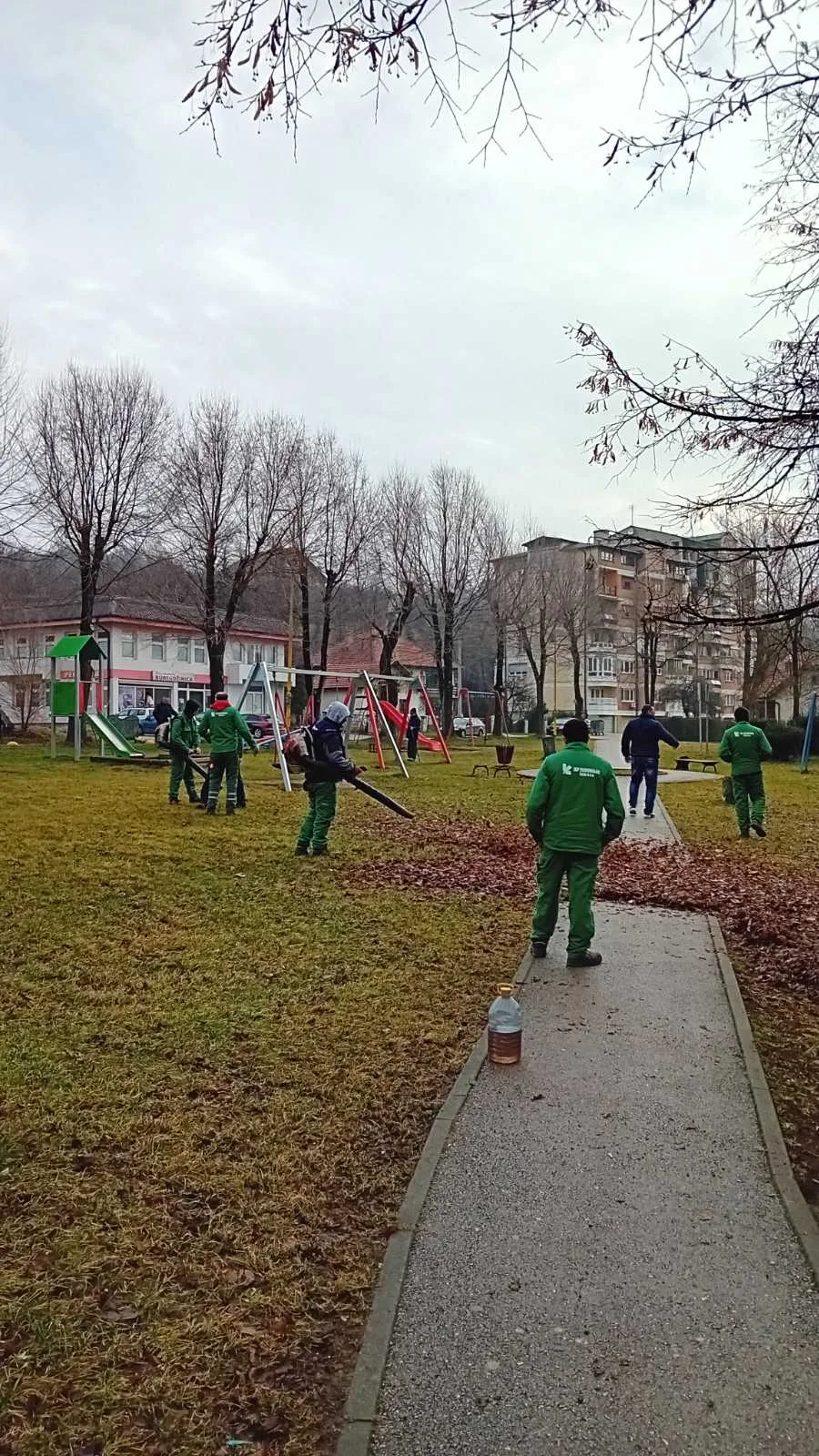 Nastavljaju se aktivnosti čišćenja i uređenja javnih površina