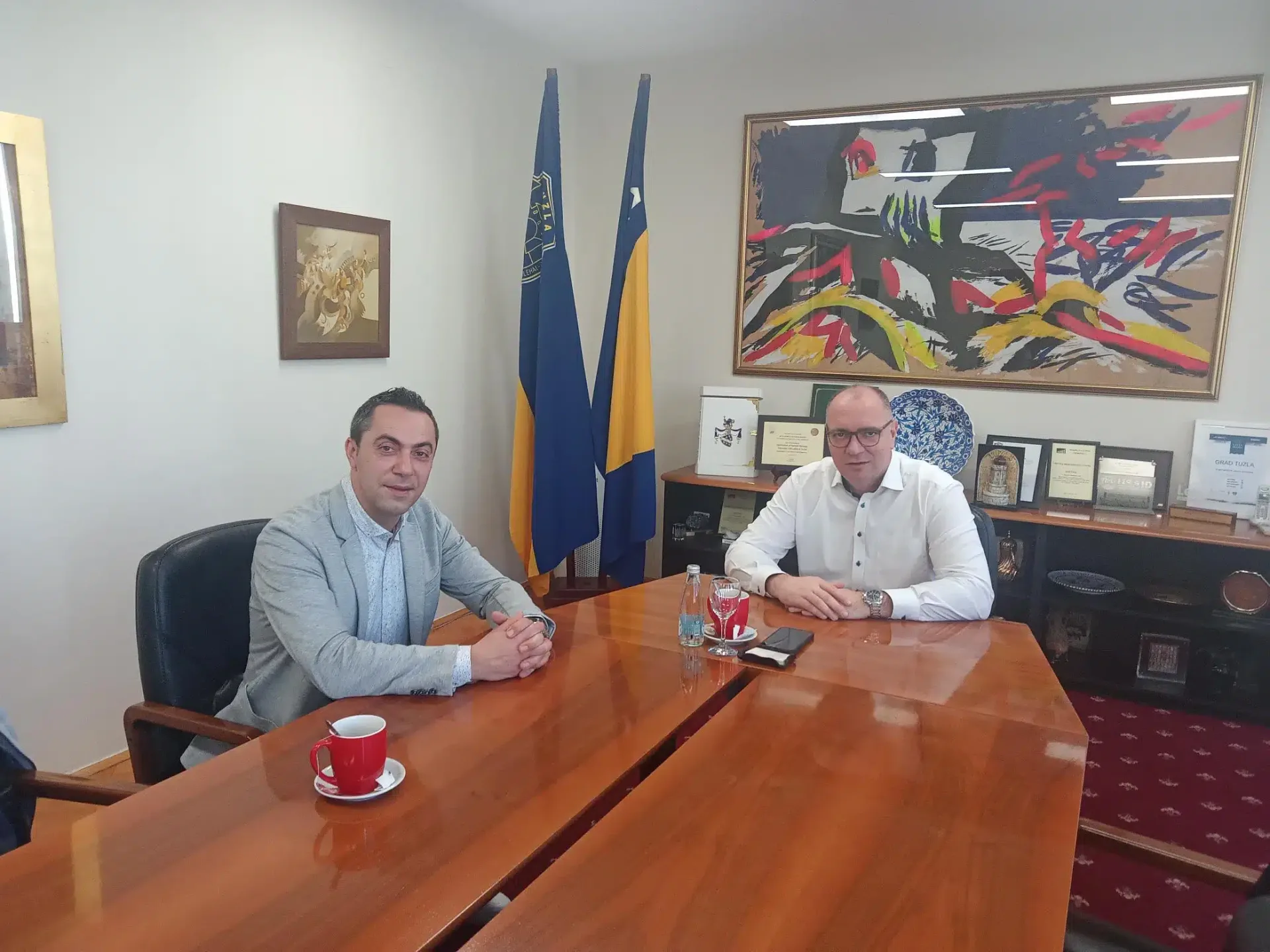 Gradonačelnik Tuzle i predsjednik Udruge “Srce Husina” razgovarali o poboljšanju kvalitete života starijih osoba