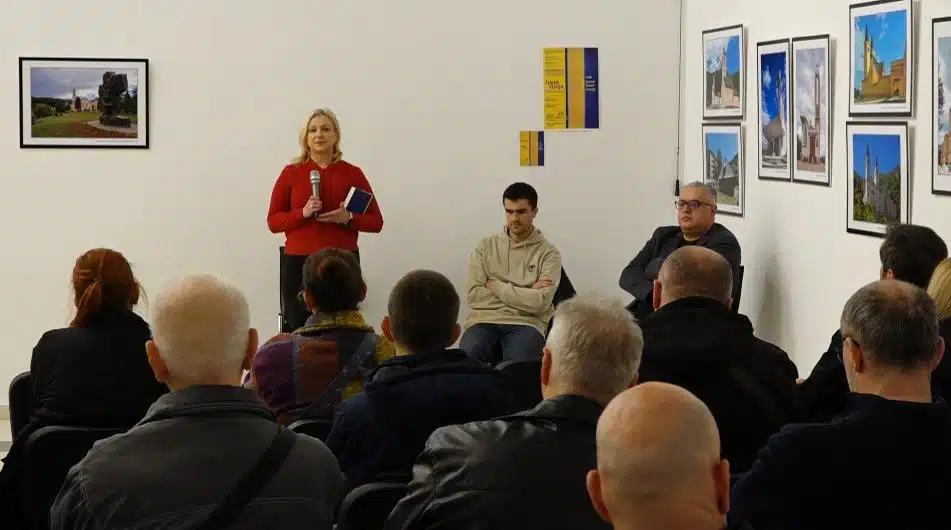 (VIDEO) Promovisana Franje Šarčevića: „Izvan stroja. Nacionalno, građansko i druge opsjene“
