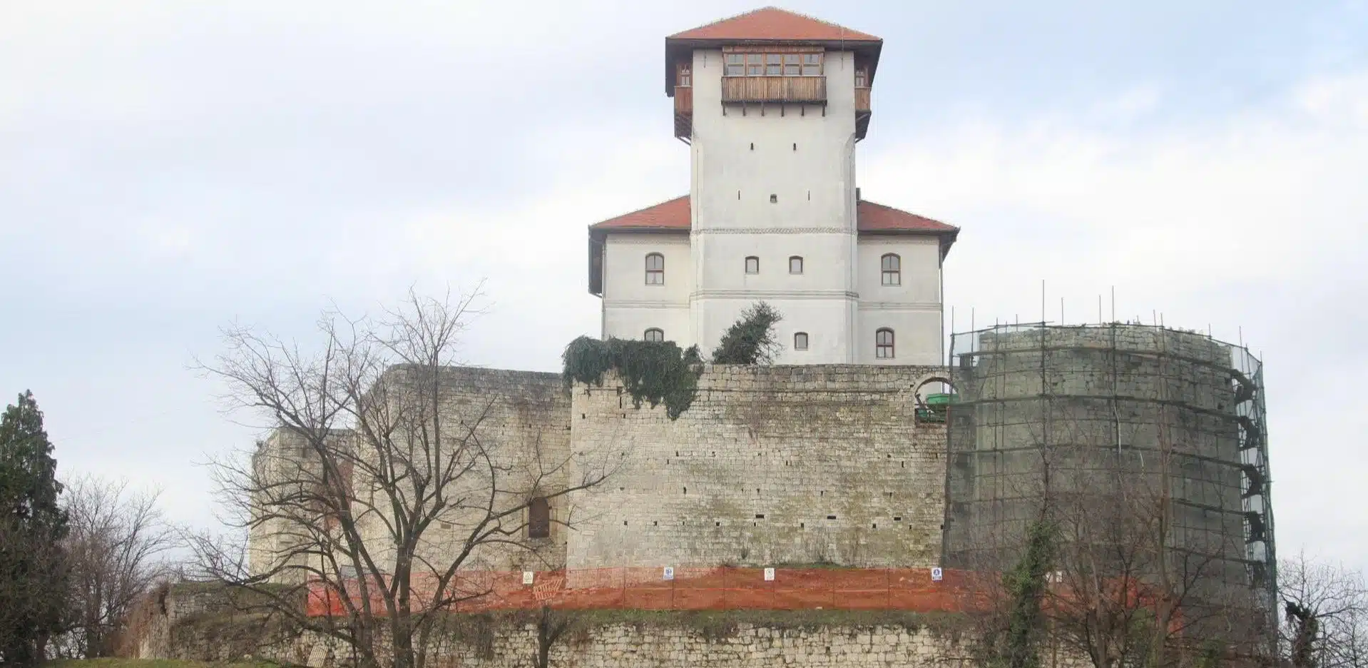 Počela rekonstrukcija Kule Husein-kapetana Gradaščevića, vraća se stari sjaj