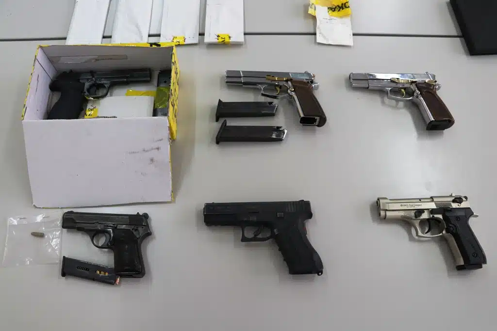 U policijskoj akciji u TK uhapšeno više osoba, pronađena veća količina oružja (FOTO)