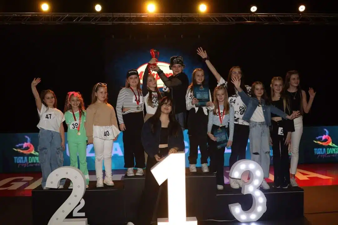 Sjajni rezultati Plesne škole Rebus na festivalu u Tuzli