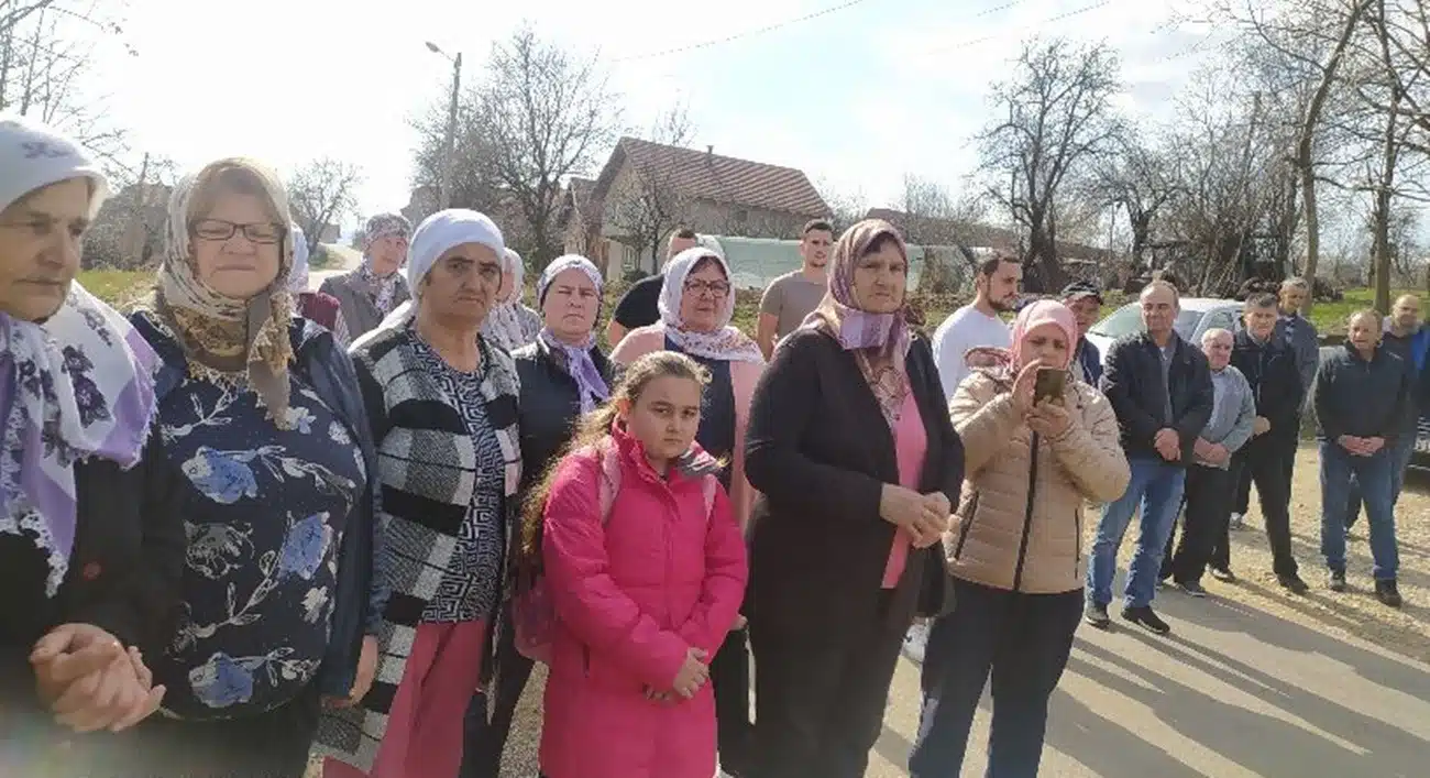 Dan nezavisnosti BiH obilježen i u ugljevičkom naselju Atmačići (FOTO)
