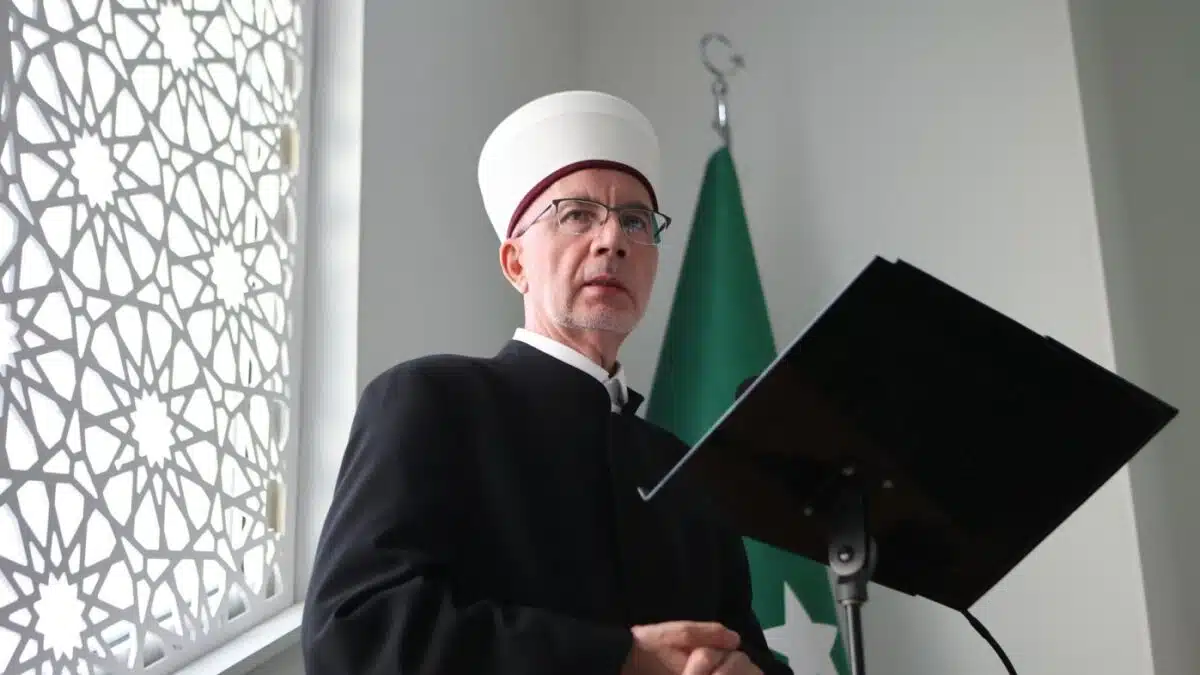 Bajramska hutba muftije Fazlovića: Naše duše su ispunjene radošću, mirom i zadovoljstvom