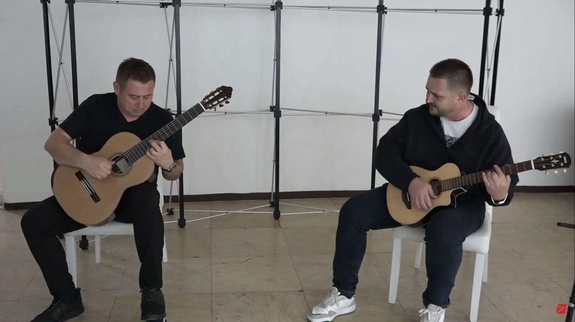 (Video) U Tuzli uskoro premijera predstave sa songovima „Ja te volim“ novi autorski projekat vrsnih umjetnika Elvisa Sivčevića i Damira Mahmutovića