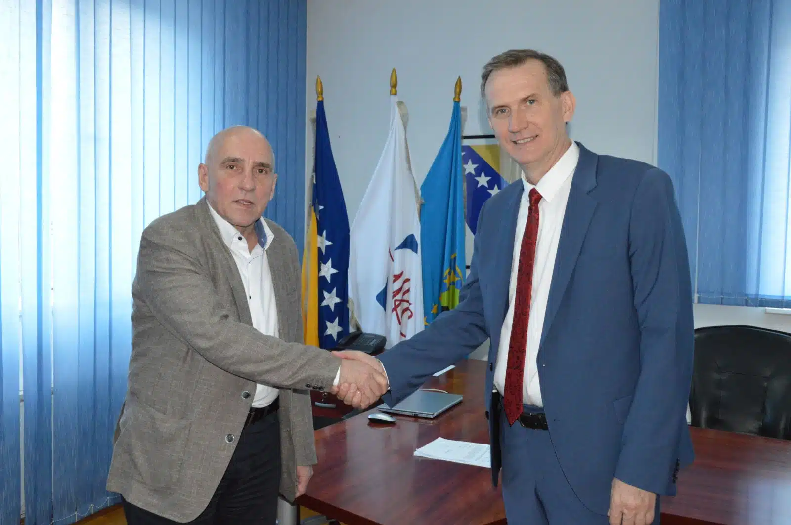 Izvršena primopredaja dužnosti u Uredu direktora JZU UKC Tuzla