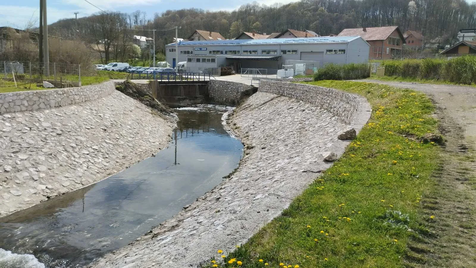 Nastavljaju se radovi na čišćenju korita rijeka u tuzlanskim naseljima