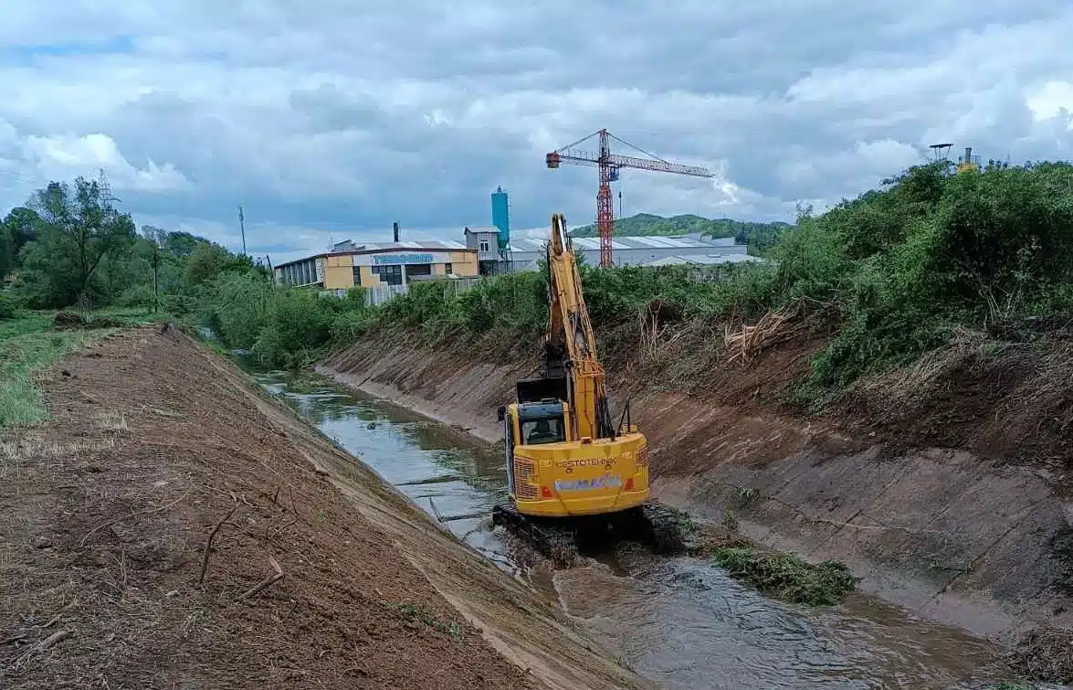 U toku radovi na čišćenju korita rijeka Jale i Soline u Tuzli
