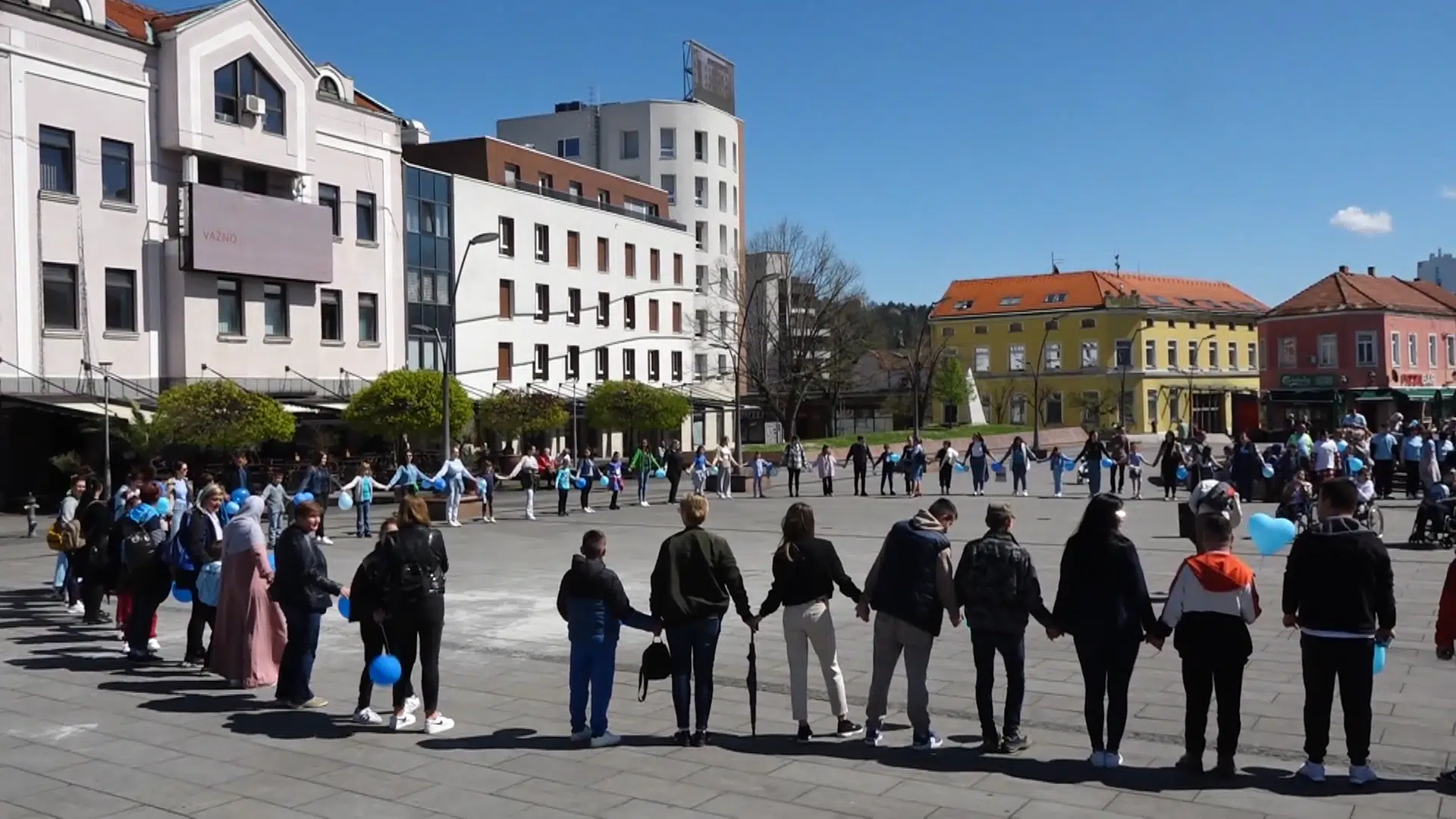 (Video) U Tuzli održana šetnja za djecu i osobe sa invaliditetom