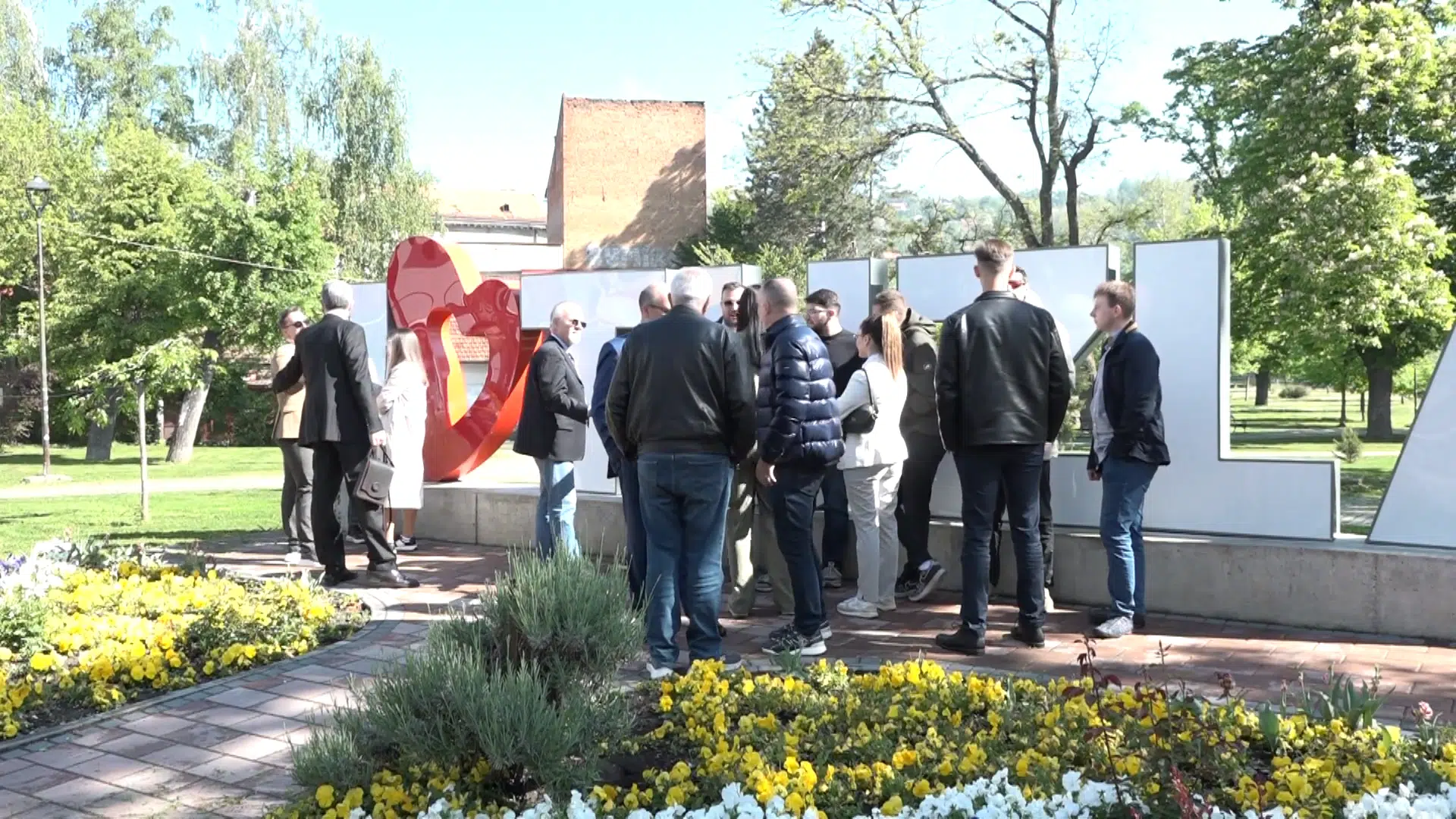 (Video) U Tuzli se održava završnica projekta “Akademija izvrsnosti Most Istok Zapad u Bosni i Hercegovini”