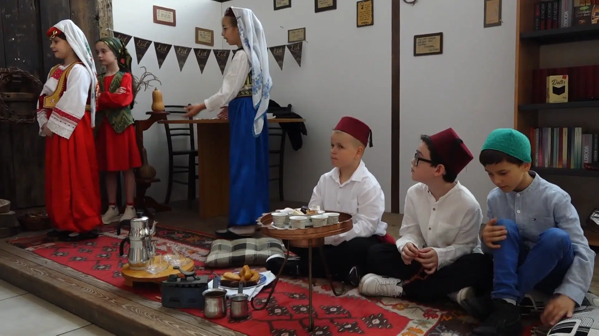 (Video) Učenici KŠC-a Tuzla kratkom predstavom dočarali jedan bajramski dan