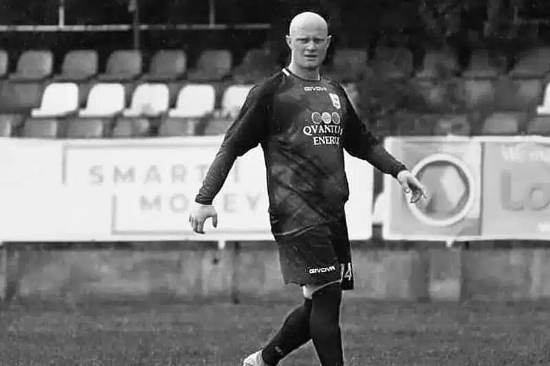Nogometaš (35) kluba iz Lukavca preminuo na terenu, klub odlučio prestati s radom