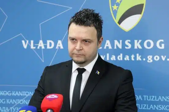 Objavljen javni poziv za projekte omladinskih i udruženja i fondacija za projekte namijenjene mladima u TK